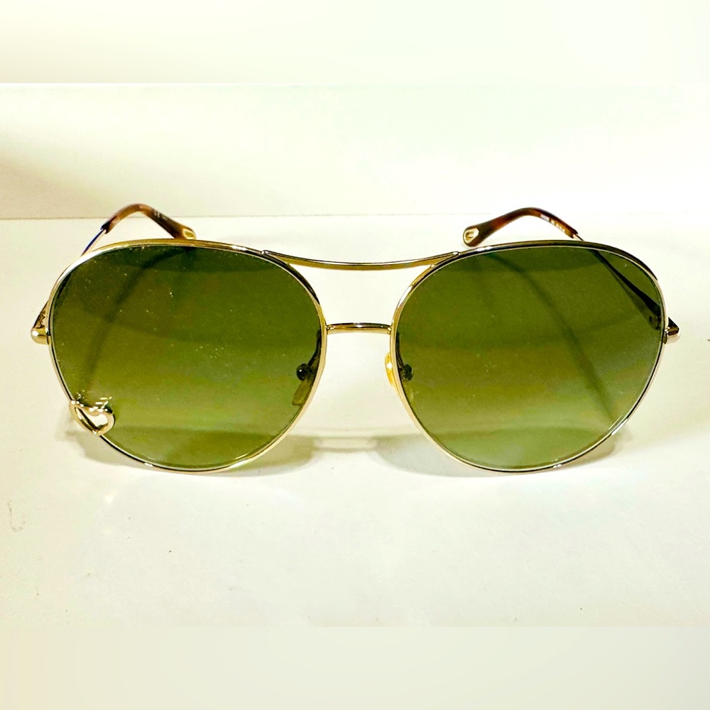 Brand New Women’s Chloe Oversized Metal Aviator Sunglass Gold/Gray Gradient lens